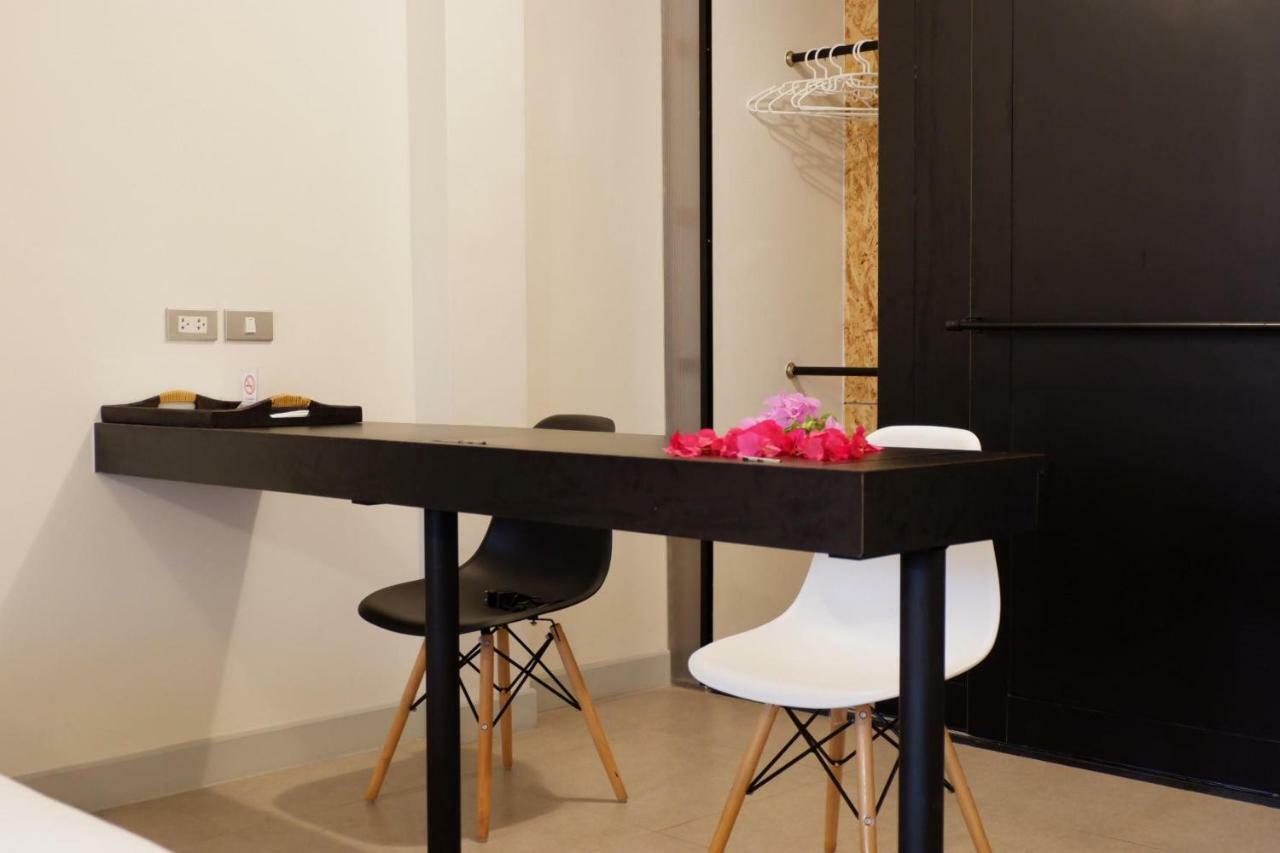 Beam House Hotel Patong Bagian luar foto