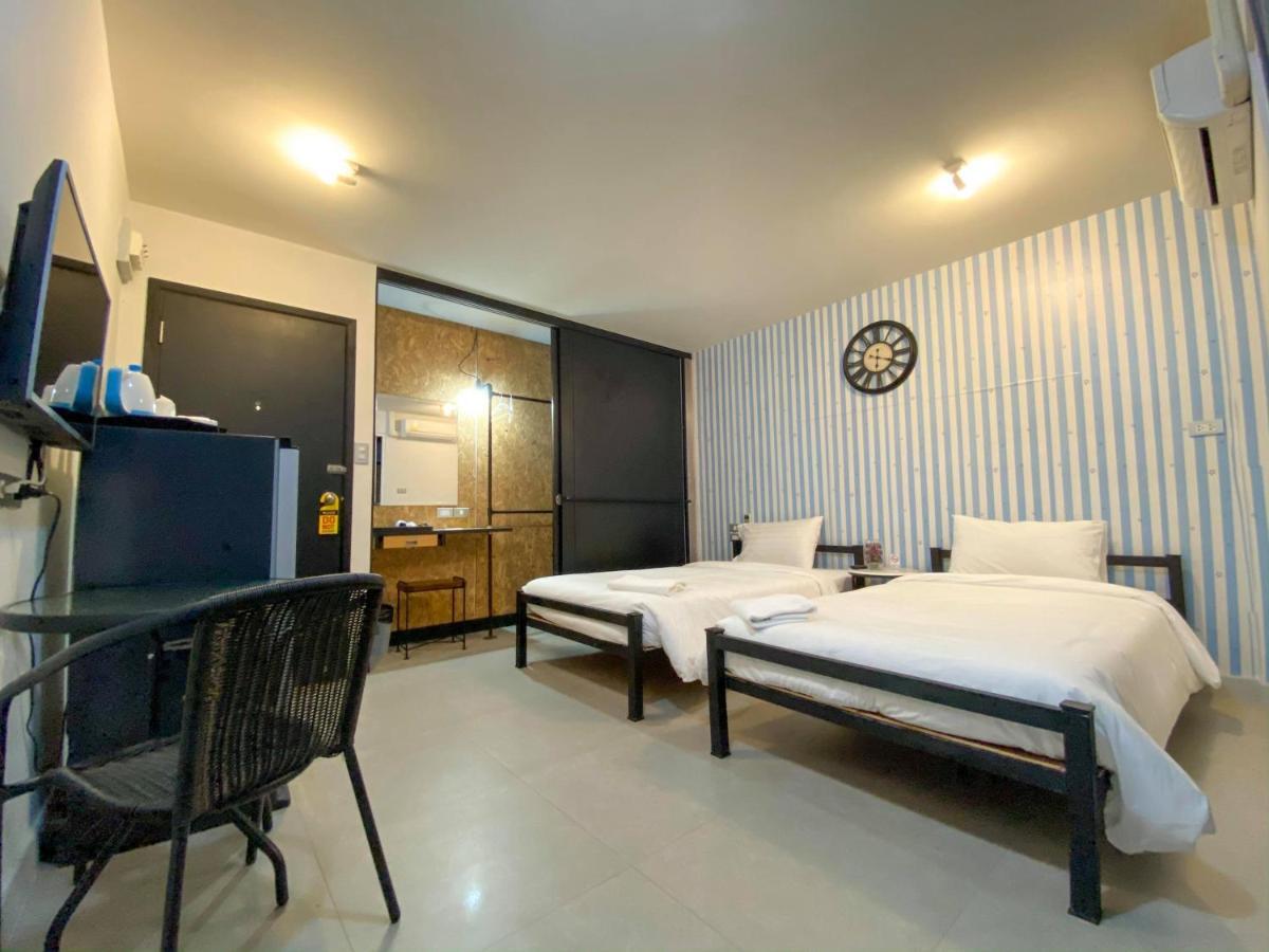 Beam House Hotel Patong Bagian luar foto