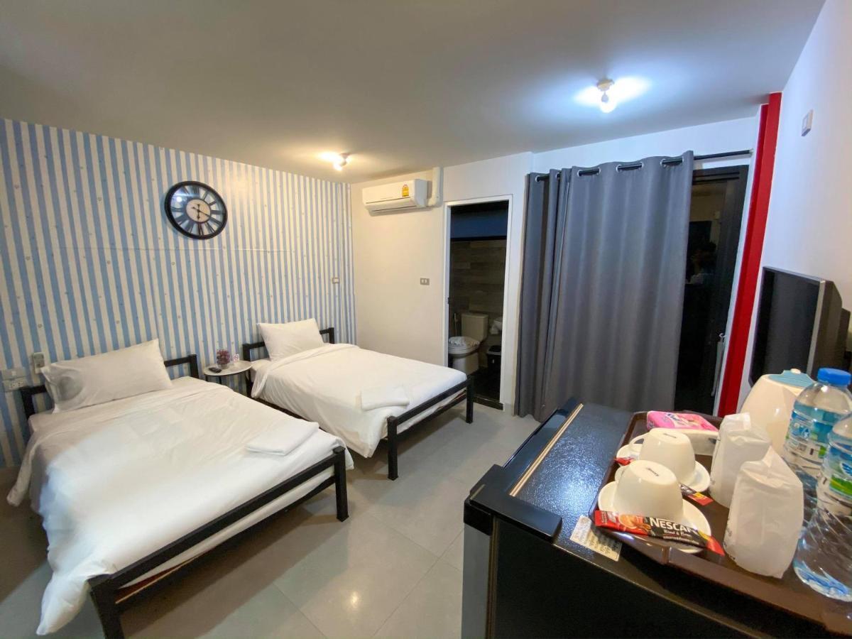 Beam House Hotel Patong Bagian luar foto
