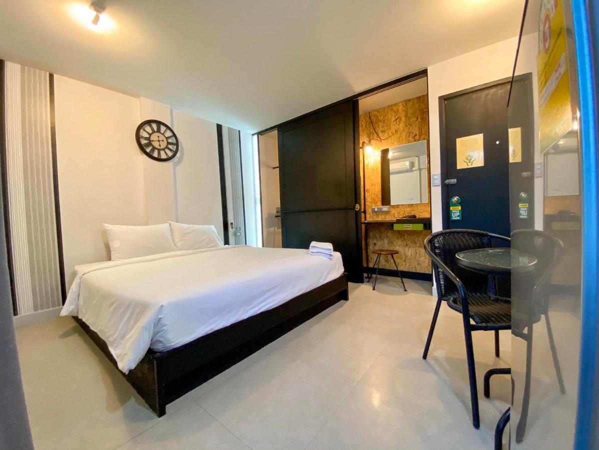 Beam House Hotel Patong Bagian luar foto