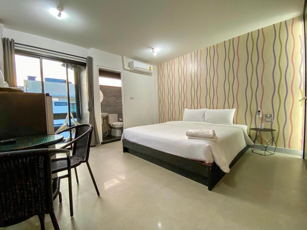 Beam House Hotel Patong Bagian luar foto