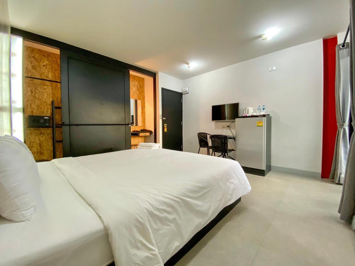 Beam House Hotel Patong Bagian luar foto