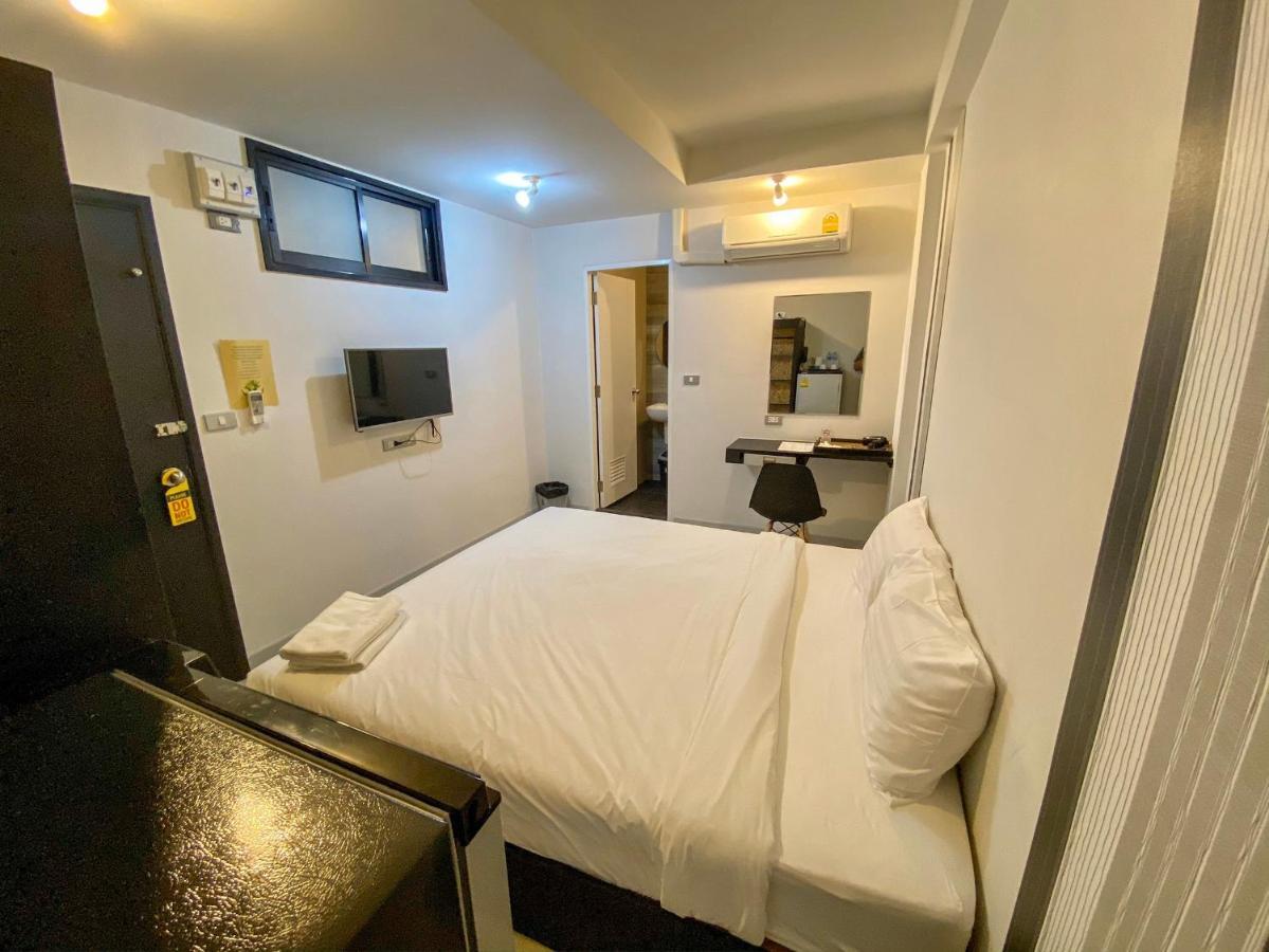Beam House Hotel Patong Bagian luar foto